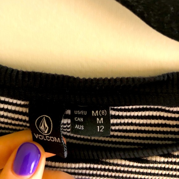 black and white striped volcom shirt - Picture 2 of 3